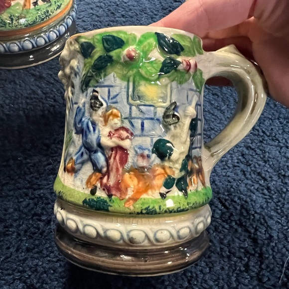 Antique French Pattern Castle courtyard scenes Pitcher with 2 mugs - Picture 3 of 8